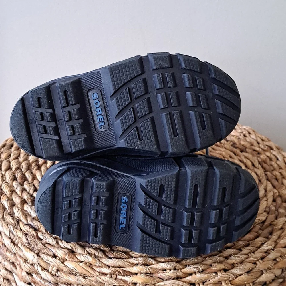 Sorel Youth Snow Flurry Navy/Black Winter Waterproof/Insulated Boots 11‎